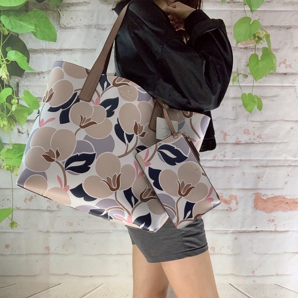 kate spade Handbags - ❗️SALE Kate Spade Mya Floral Reversible Tote